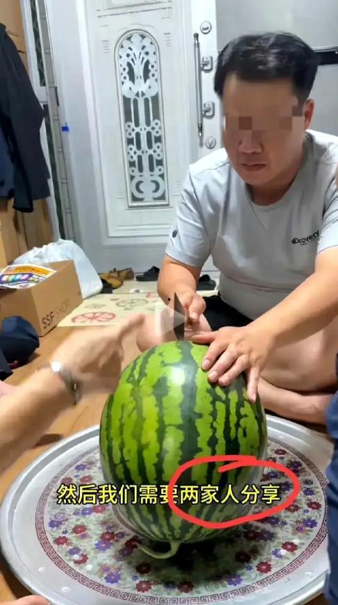 模仿韩国吃瓜