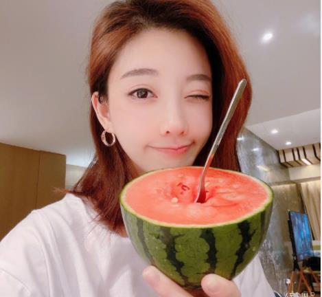 骗粉丝吃瓜,骗粉丝吃瓜背后的真相