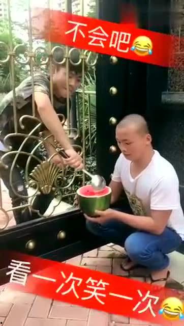 吃瓜打架搞笑段子
