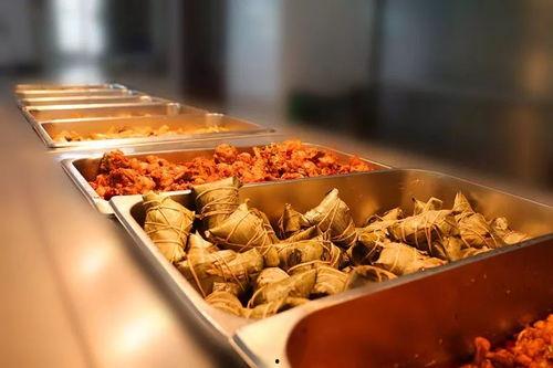 合肥大学食堂吃瓜,瓜果飘香，美食汇聚的校园食光