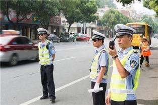 当警察吃瓜